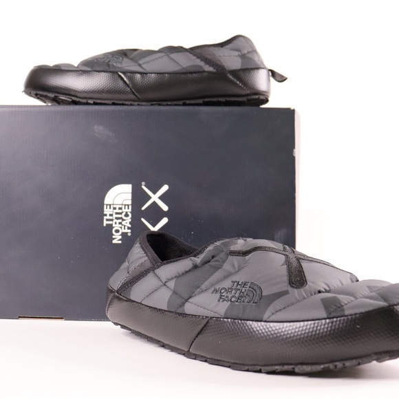 NORTH FACE X KAWS THERMOBALL - Picture 7 of 7